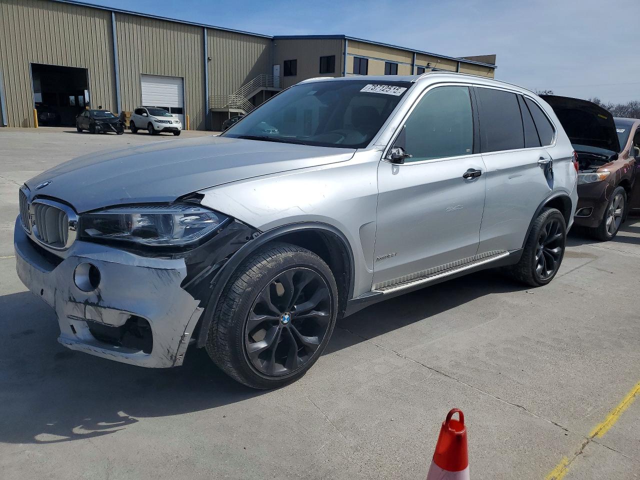 2015 BMW X5 xDrive35i, VIN 5UXKR0C53F0K67694 — Front end