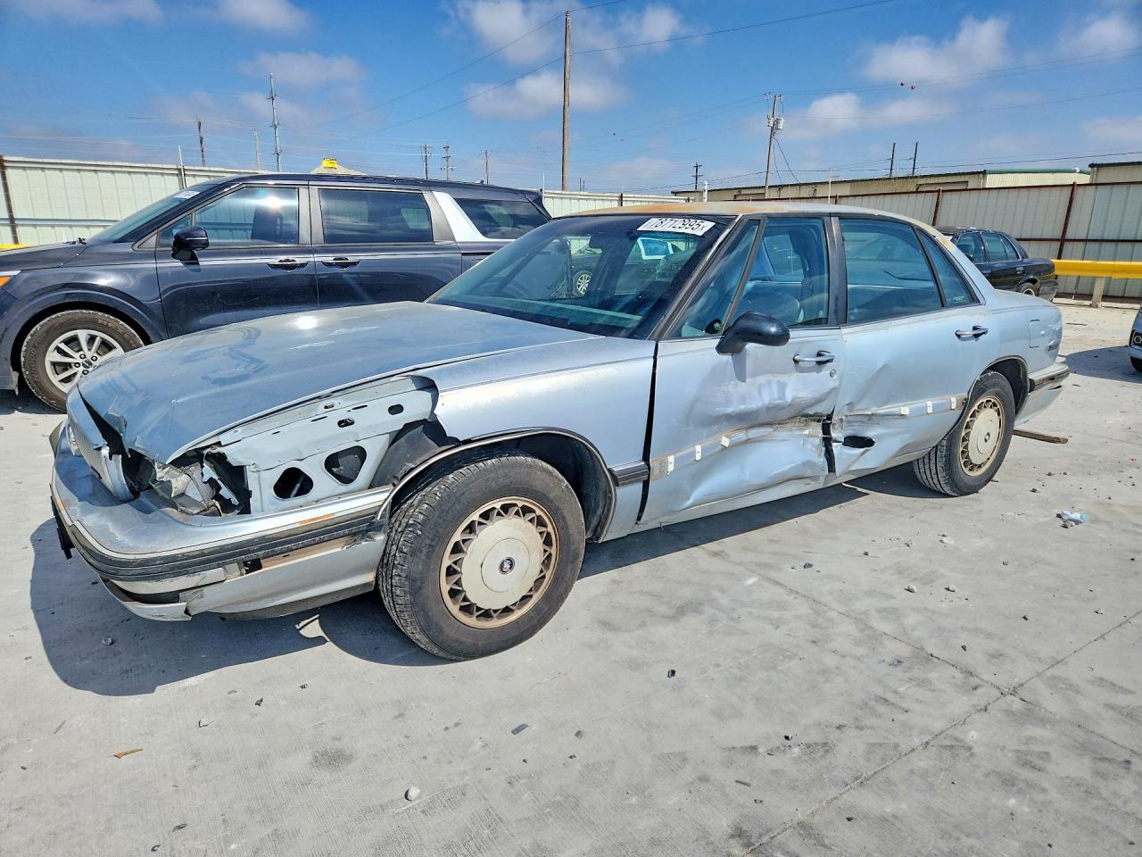 1995 Buick LeSabre Custom, VIN 1G4HP52L6SH436631 — Бок