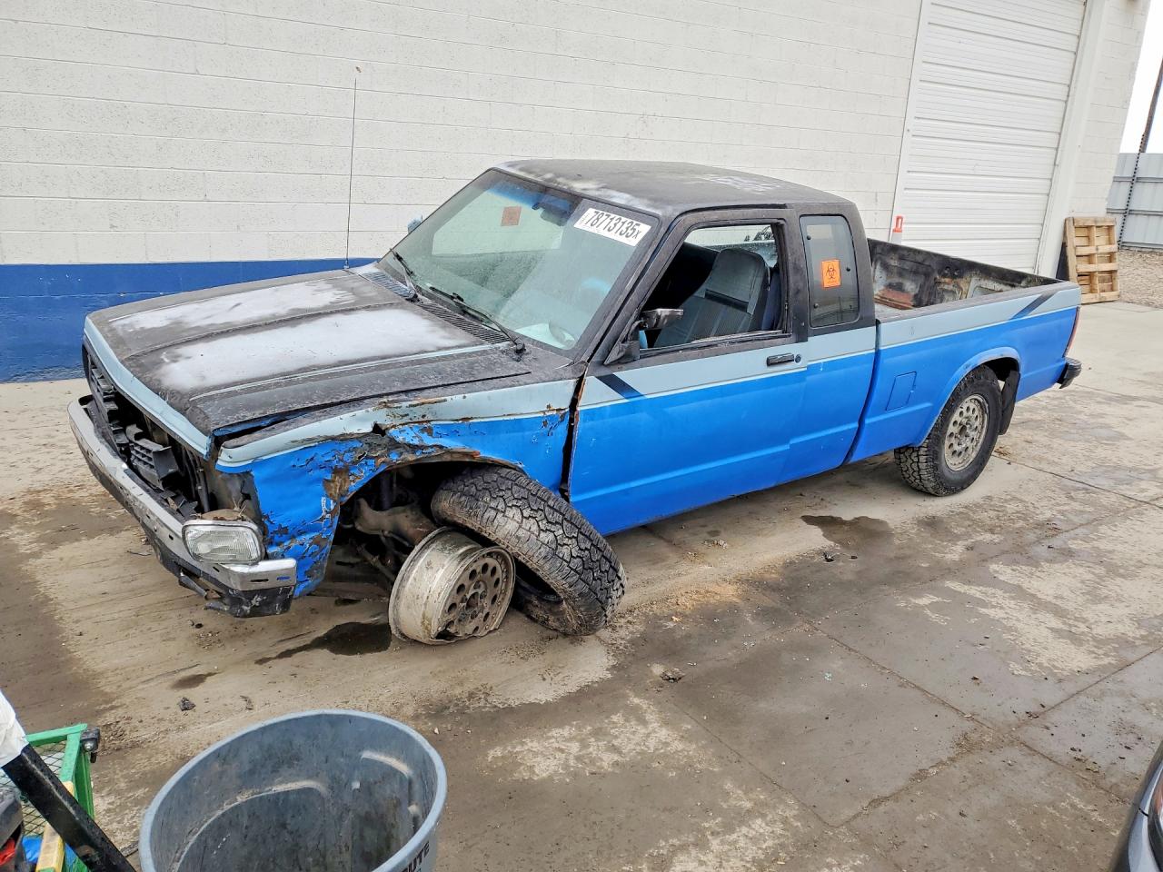 1992 Chevrolet S-10 LS, VIN 1GCDT19ZXN2160947 — Front end