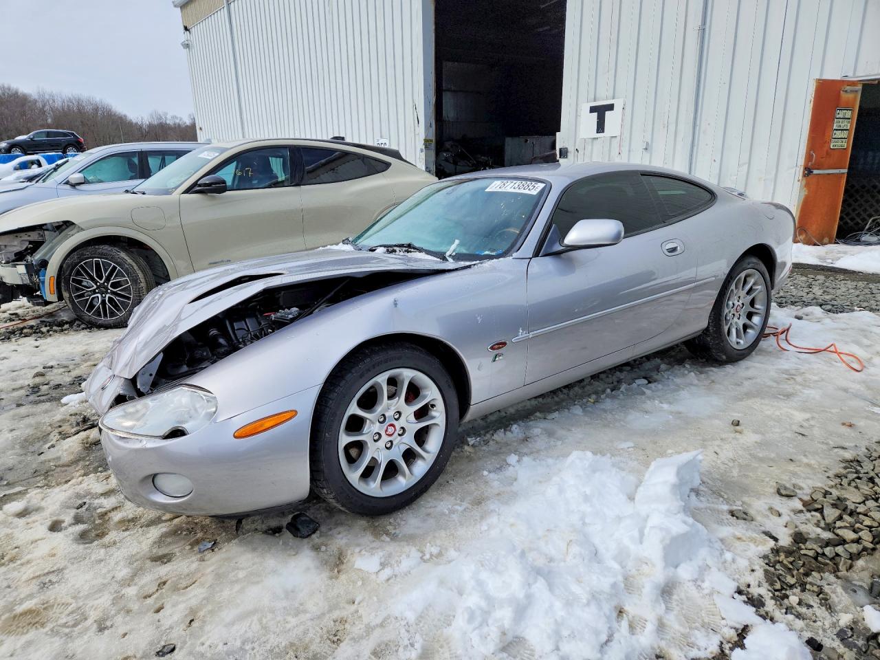 2002 Jaguar XK, VIN SAJDA41B92PA27511 — Front end