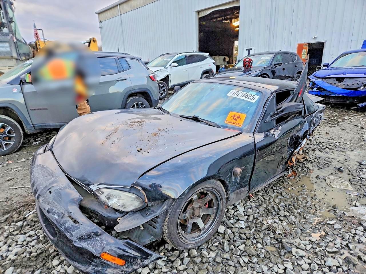 1999 Mazda MX-5 Miata, VIN JM1NB3537X0111904 — All over