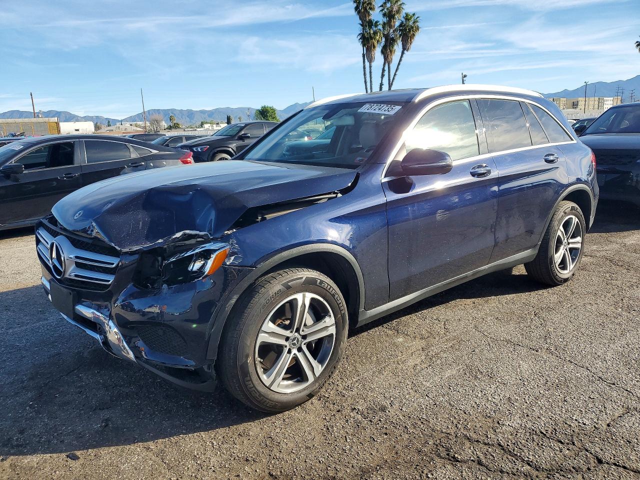 2019 Mercedes-Benz GLC 300, VIN WDC0G4JB2KV152719 — Front end
