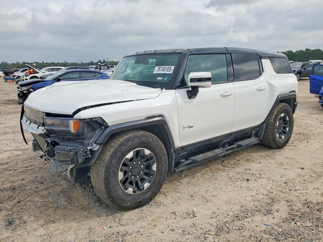 2024 GMC Hummer EV 3X, VIN 1GKB0RDC4RU110531 — Front end