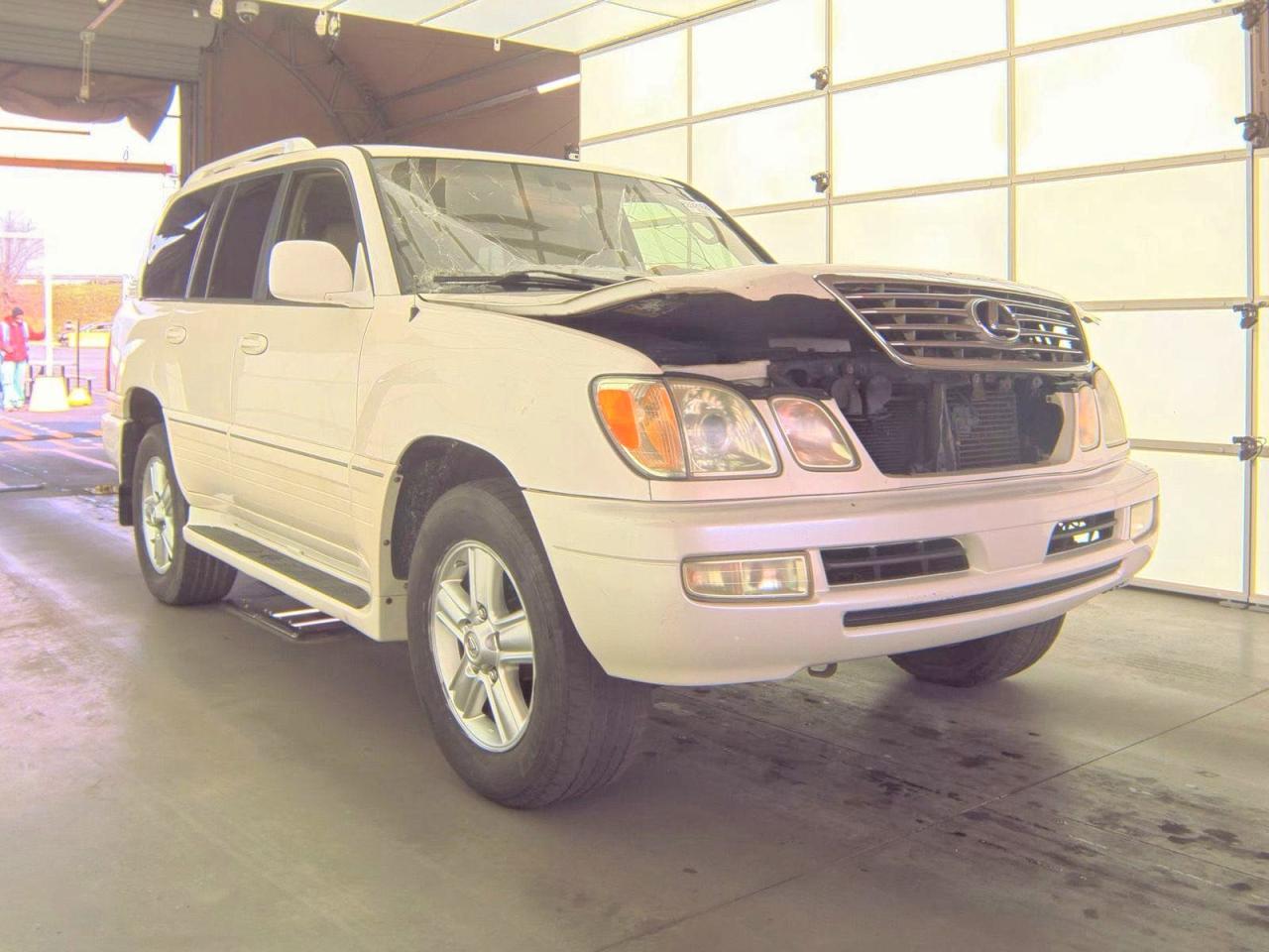 2006 Lexus LX 470, VIN JTJHT00W464004226 — Мелкие вмятины и царапины