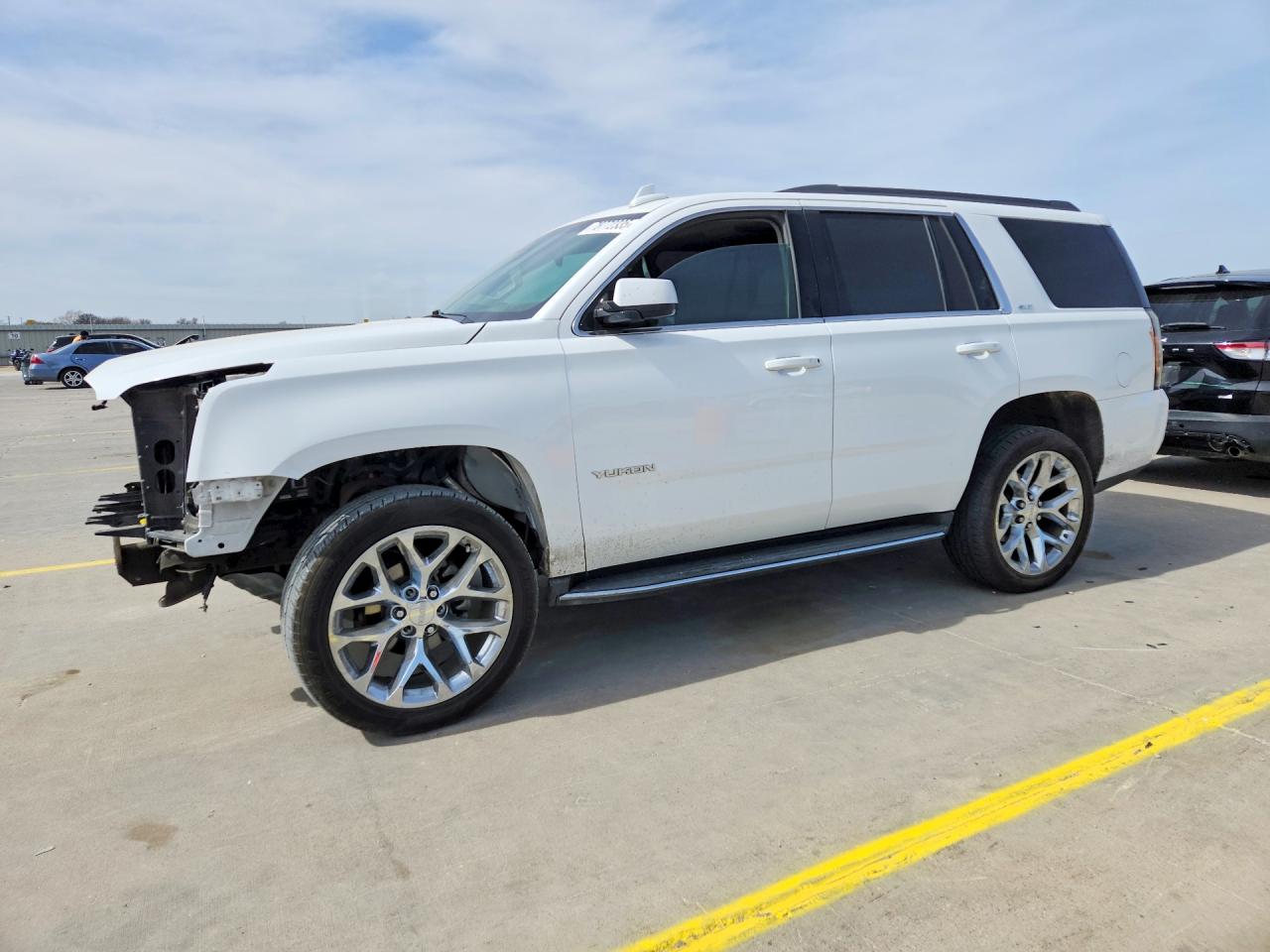 2017 GMC Yukon SLT, VIN 1GKS1BKC8HR404507 — Front end