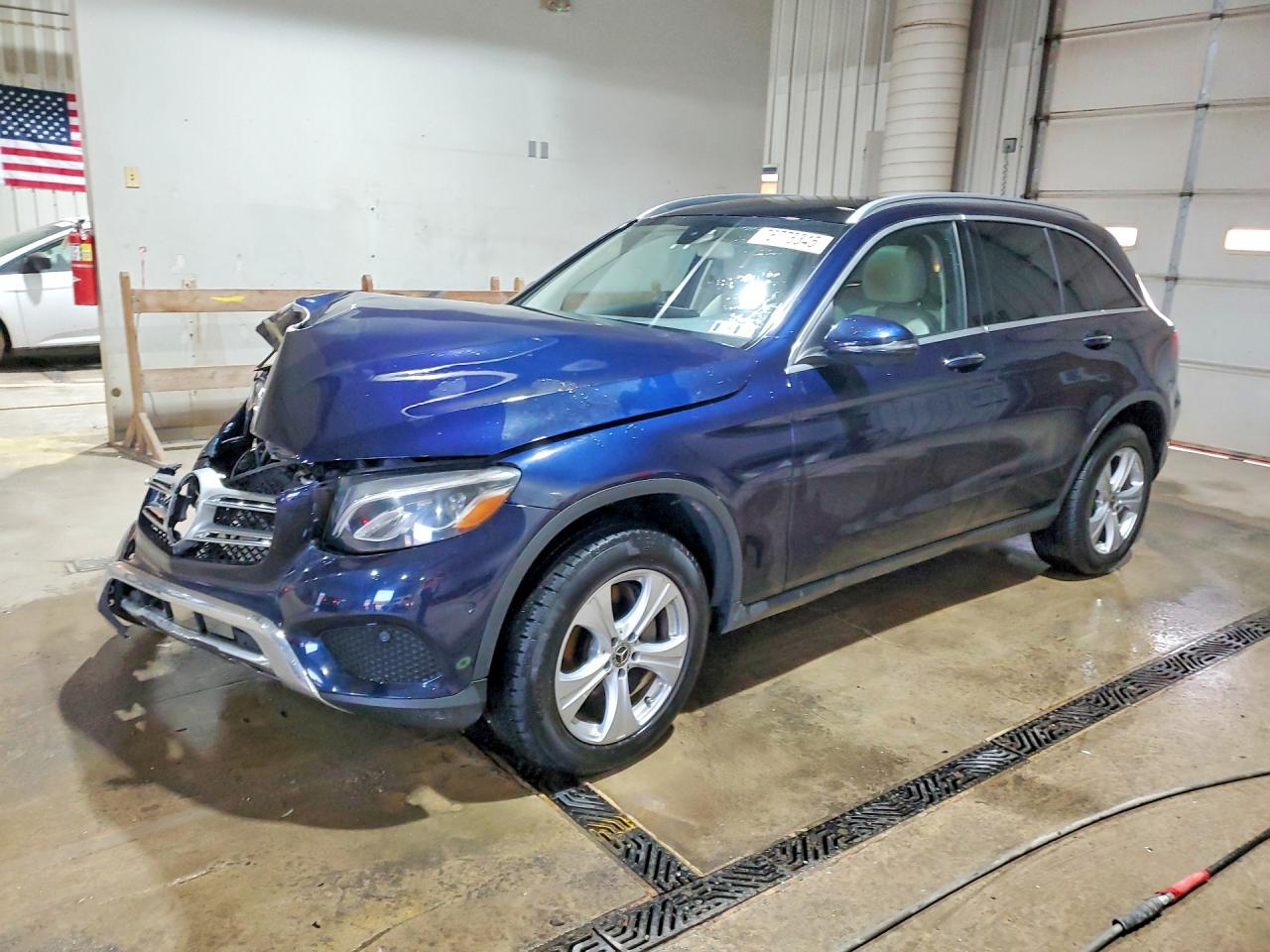 2018 Mercedes-Benz GLC 300, VIN WDC0G4KB7JV062978 — Front end
