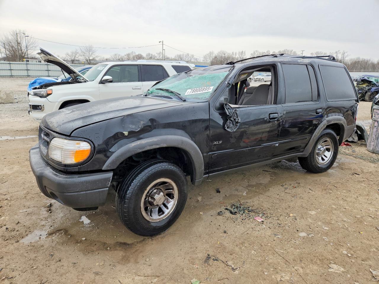 2000 Ford Explorer XLS, VIN 1FMZU72X6YUB61371 — Rollover