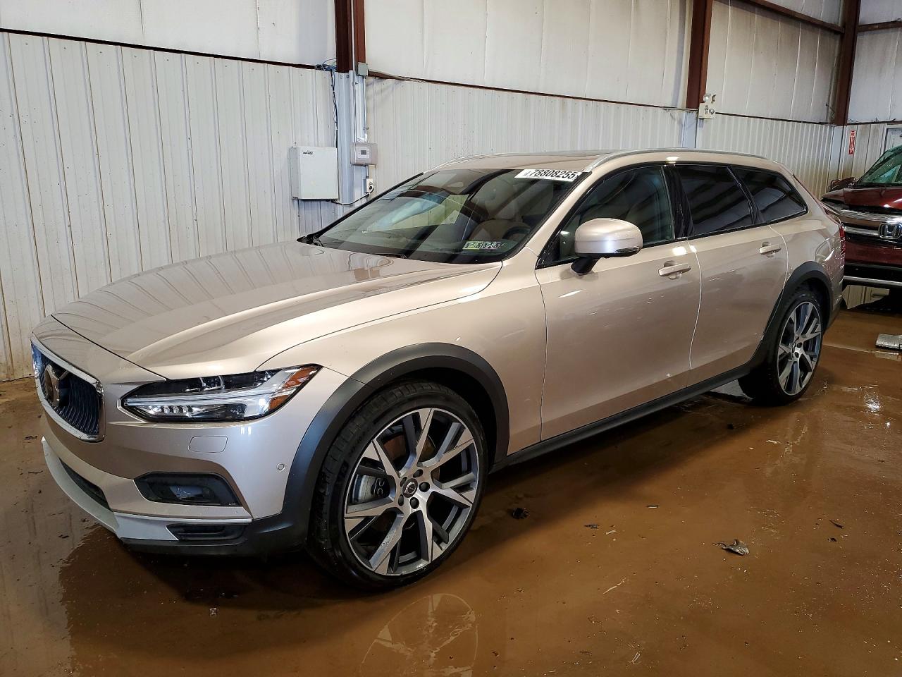 2023 Volvo V90 Ultimate, VIN YV4062NC9P1163650 — Бок