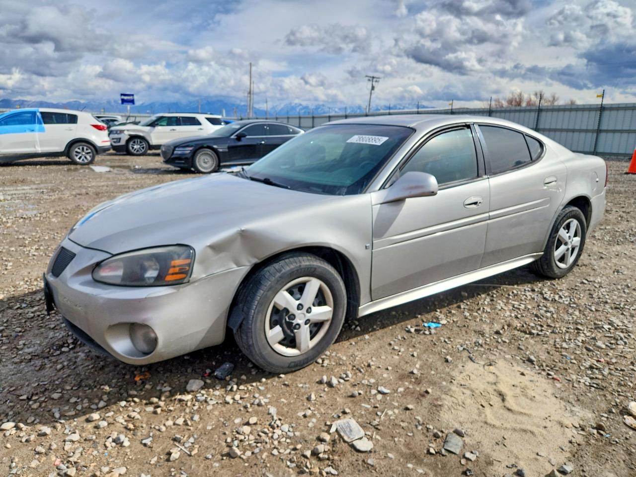 2008 Pontiac Grand Prix, VIN 2G2WP552981182590 — Front end
