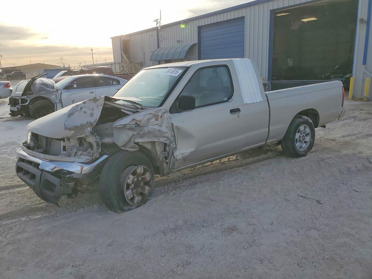 1999 Nissan Frontier XE, VIN 1N6DD26SXXC344080 — Front end