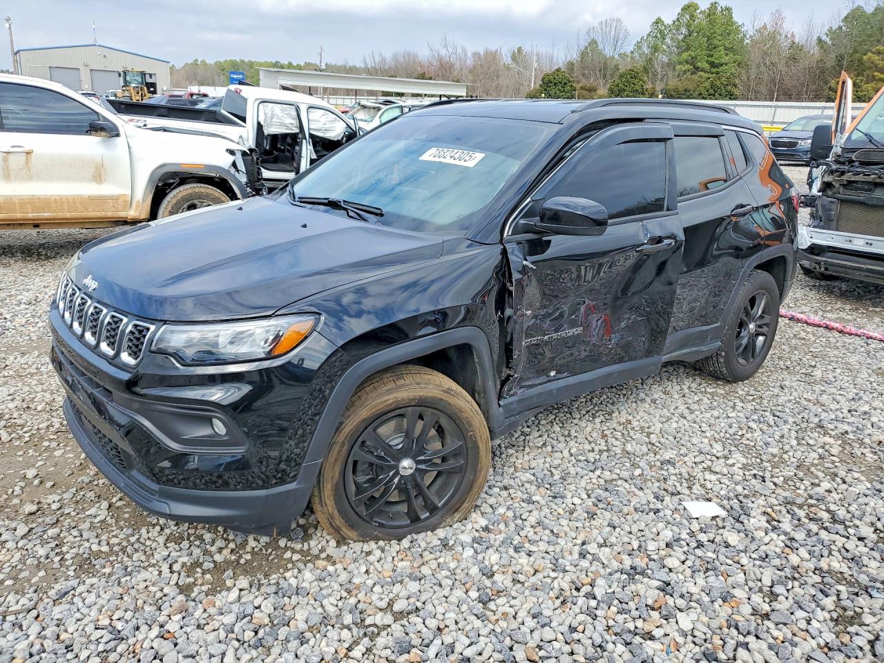 2025 Jeep Compass Latitude, VIN 3C4NJDBN0ST541848 — Бок