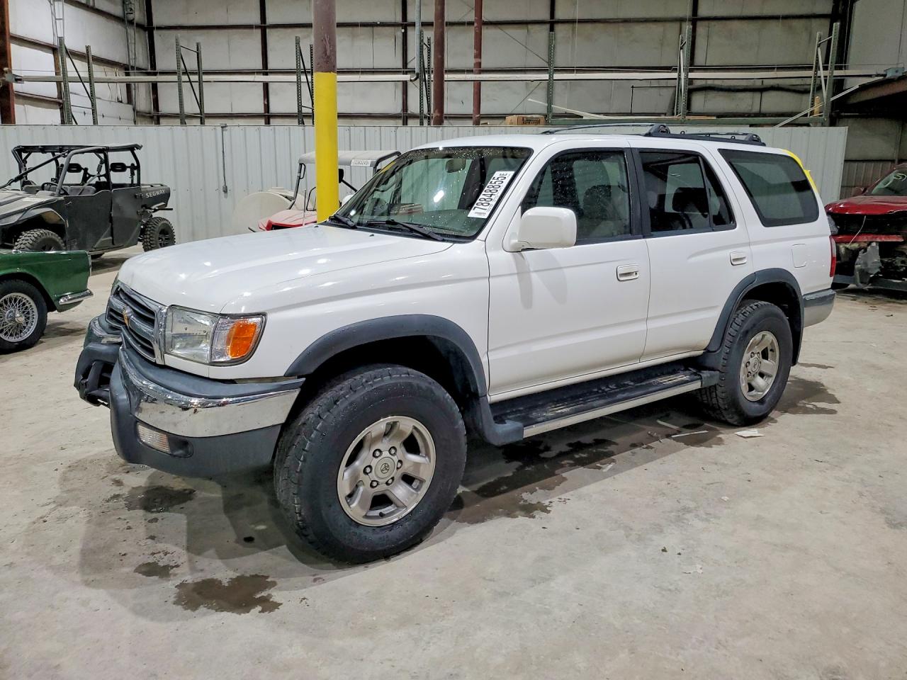 1999 Toyota 4Runner SR5, VIN JT3HN86R7X0204608 — Front end
