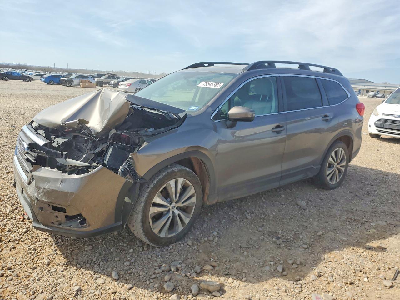 2021 Subaru Ascent Premium, VIN 4S4WMAHD9M3425969 — Front end