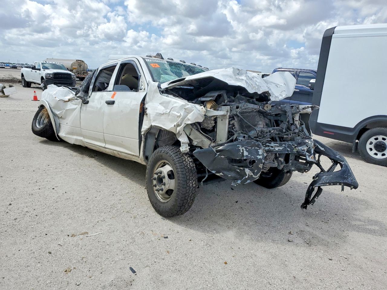 2019 Ram 3500 Tradesman, VIN 3C63RRGL7KG668228 — All over