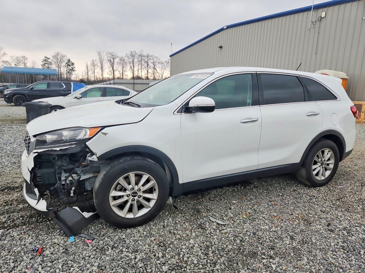 2019 Kia Sorento LX, VIN 5XYPG4A39KG546464 — Front end