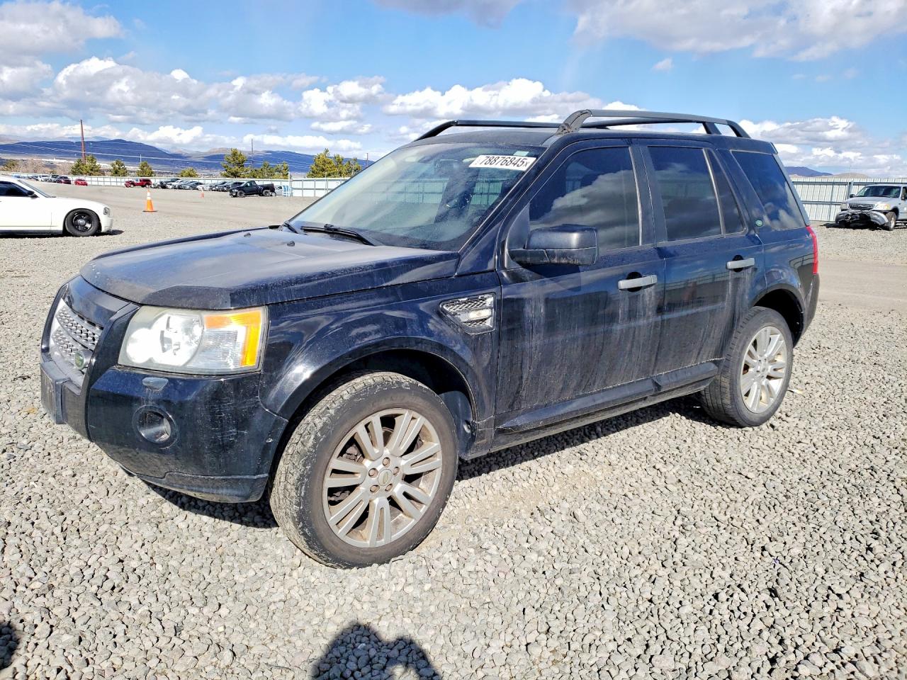 2010 Land Rover LR2 HSE, VIN SALFT2BN4AH172727 — Side
