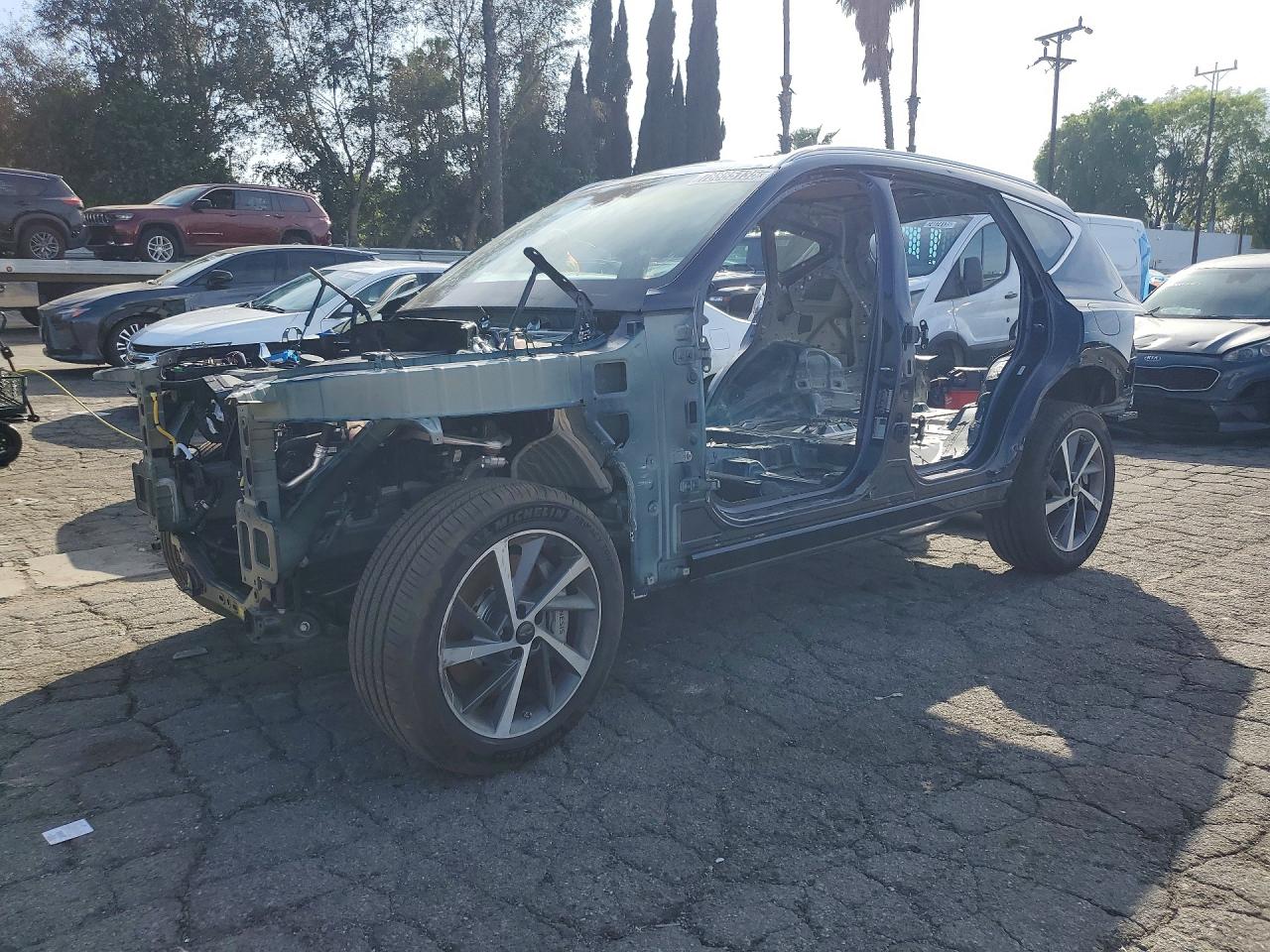 2025 Genesis GV80 Advanced, VIN KMUHBESB4SU284508 — Stripped