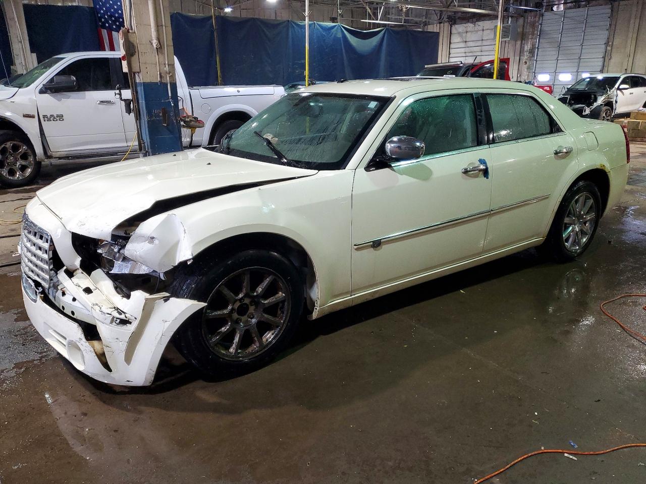 2008 Chrysler 300 C Hemi, VIN 2C3LA63H58H169361 — Перед