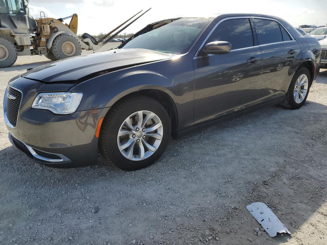 2023 Chrysler 300 Touring, VIN 2C3CCAAG9PH509682 — Перед