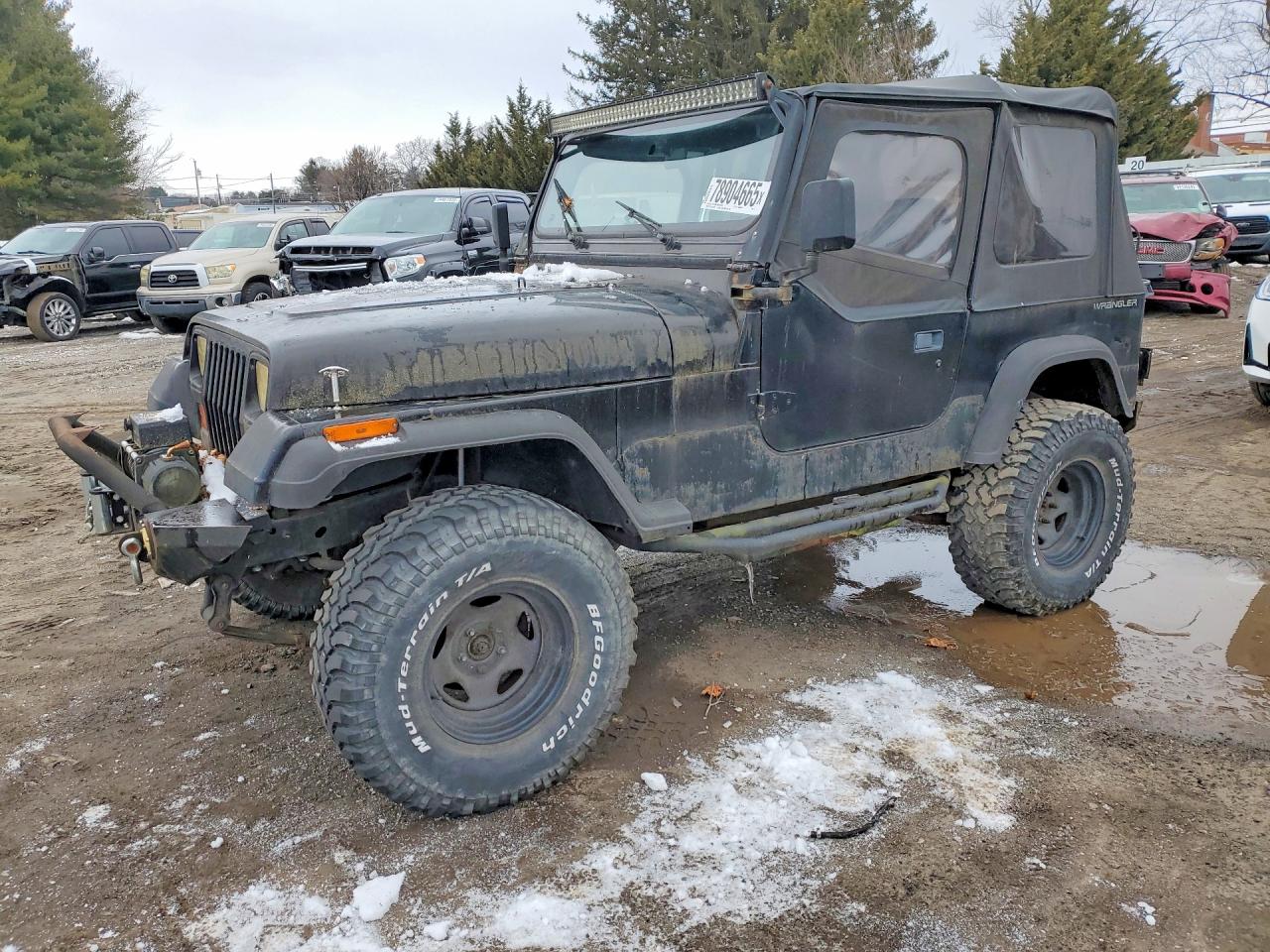 1992 Jeep Wrangler S, VIN 2J4FY19P6NJ502266 — Normal wear