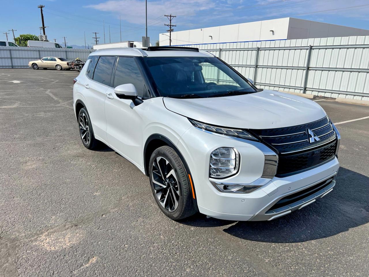 2022 Mitsubishi Outlander SEL, VIN JA4J4VA81NZ091481 — Minor dents and scratches