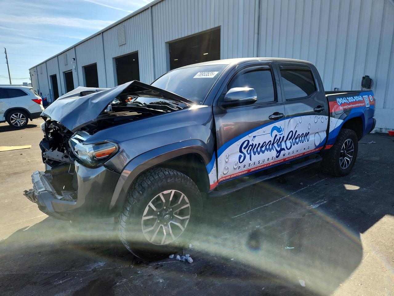 2021 Toyota Tacoma SR5, VIN 5TFAZ5CNXMX113062 — Front end