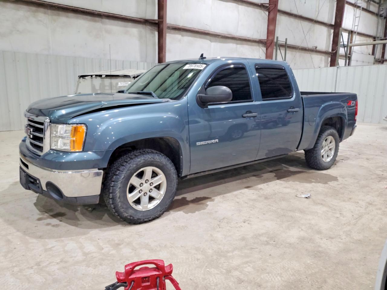 2013 GMC Sierra 1500 SLE, VIN 3GTP2VE75DG171968 — Front end