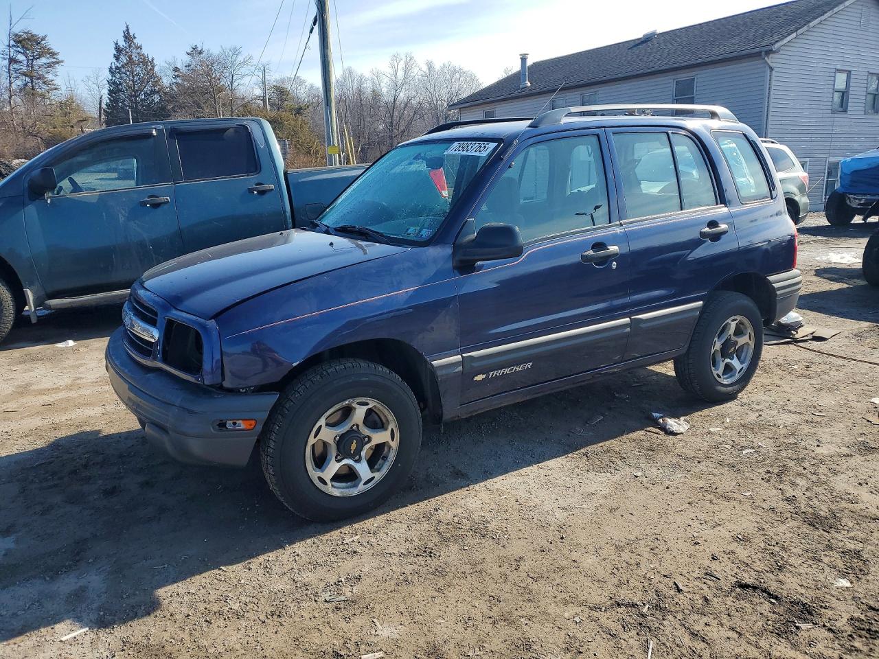 2001 Chevrolet Tracker, VIN 2CNBJ13C316905001 — Перед