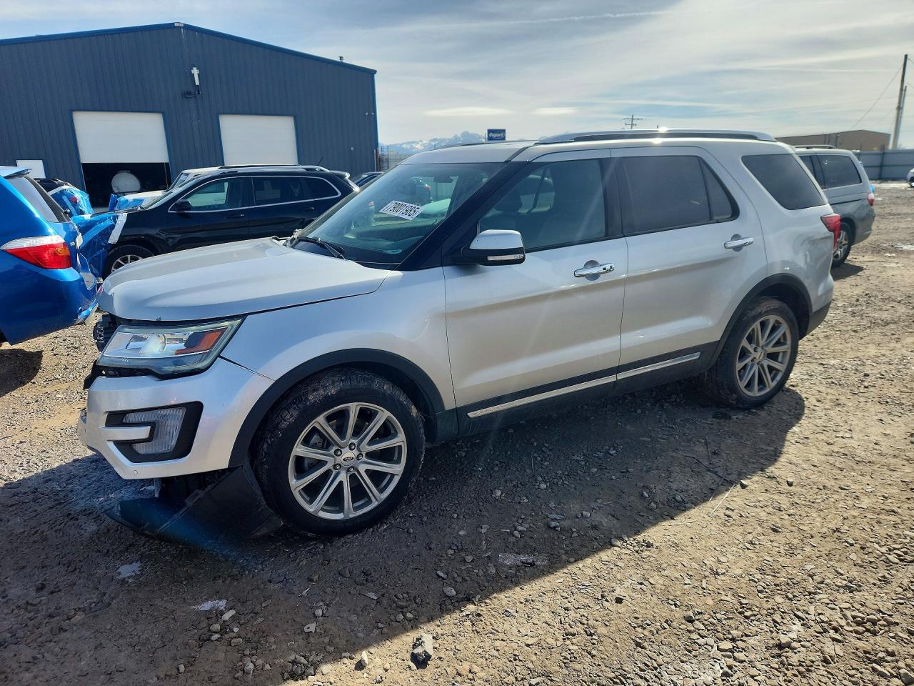 2017 Ford Explorer Limited, VIN 1FM5K8F8XHGC38433 — Front end