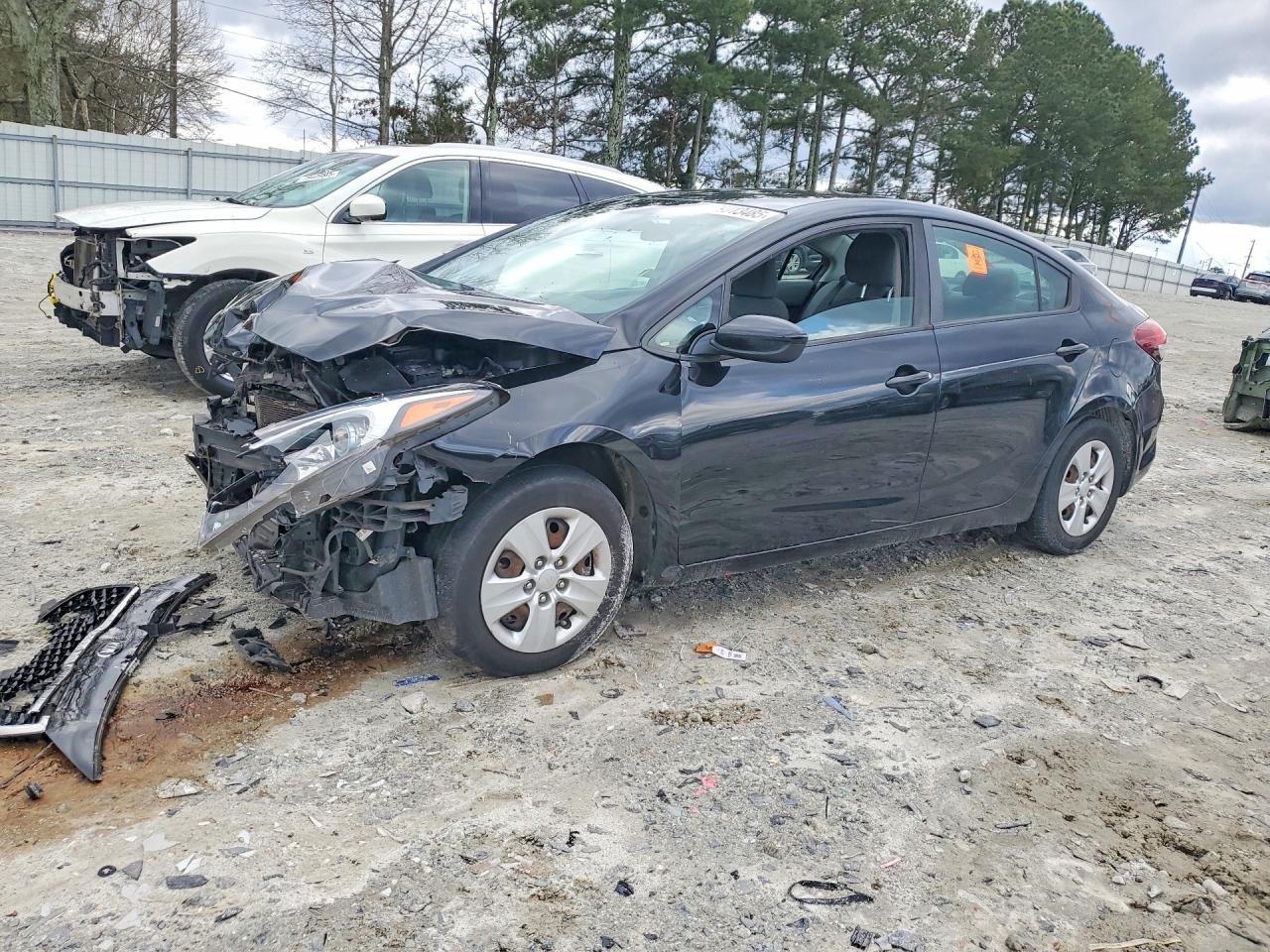 2017 Kia Forte LX, VIN 3KPFL4A74HE085867 — Front end