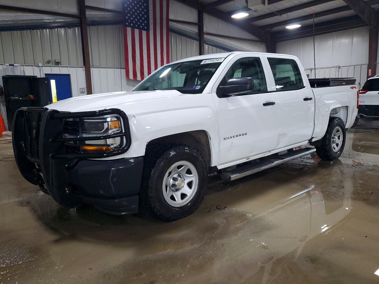 2018 Chevrolet Silverado 1500 Work Truck, VIN 3GCUKNEC2JG362162 — Side