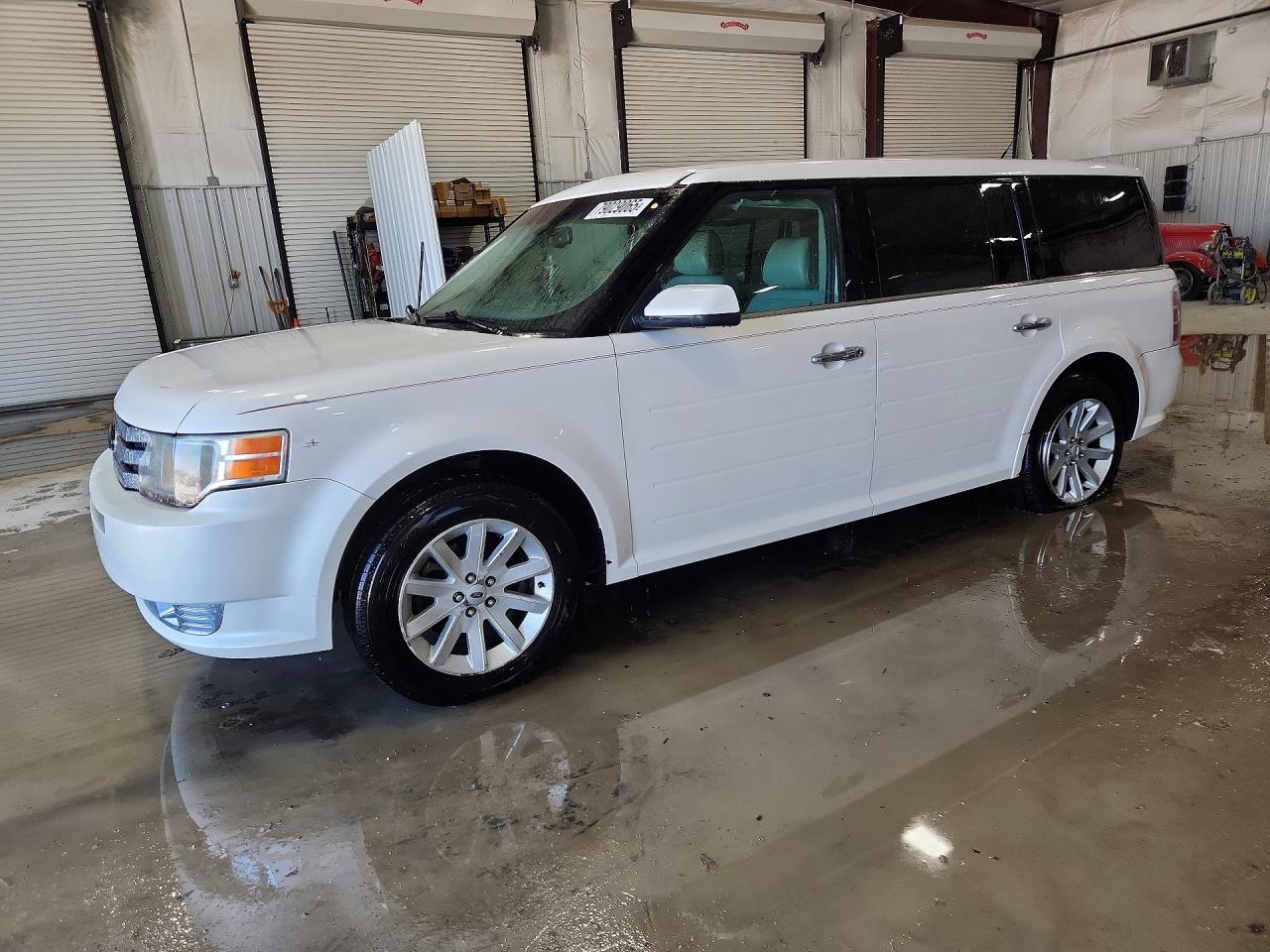 2011 Ford Flex SEL, VIN 2FMGK5CC0BBD30682 — Side
