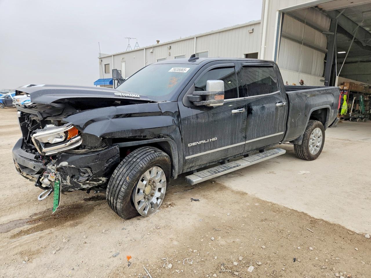 2019 GMC Sierra 2500HD Denali, VIN 1GT12SEY2KF234777 — Front end
