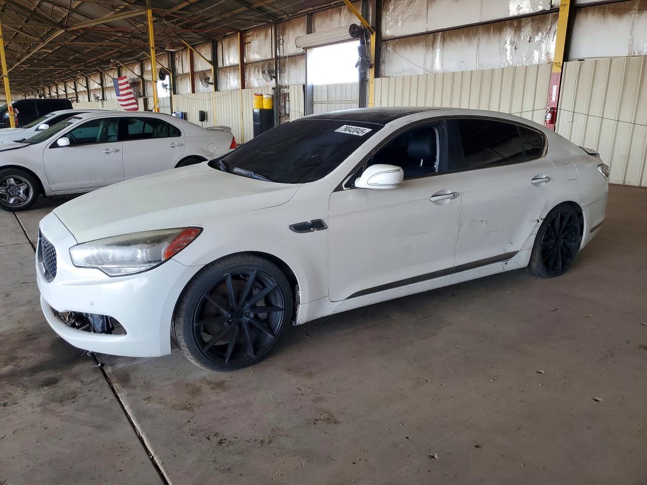 2015 Kia K900 Premium, VIN KNALU4D48F6026662 — Rear end