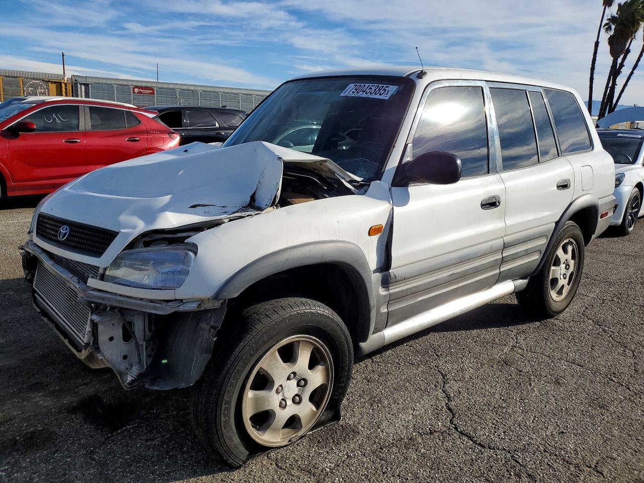 1997 Toyota RAV4, VIN JT3GP10V9V7013750 — Front end