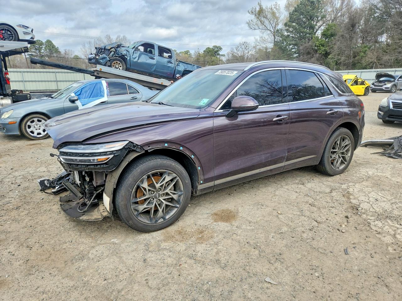 2022 Genesis GV70 2.5T, VIN KMUMADTB1NU051586 — Front end