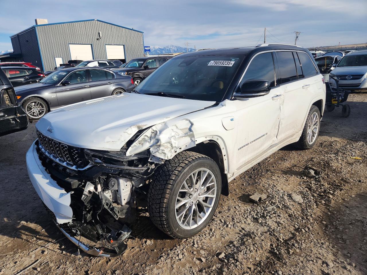 2023 Jeep Grand Cherokee Summit, VIN 1C4RJYE62P8903763 — Front end