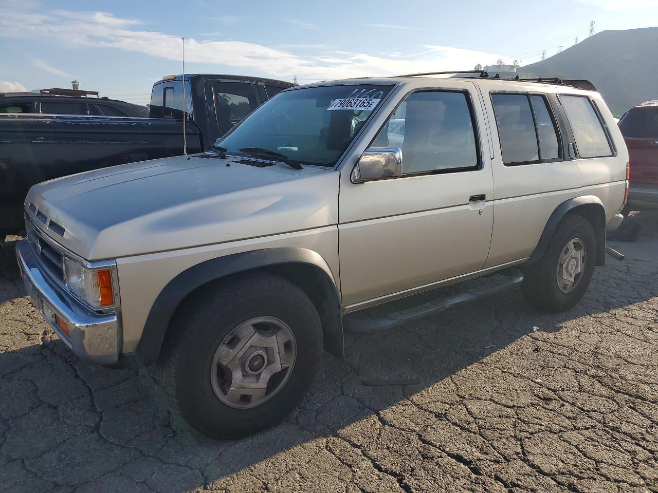 1993 Nissan Pathfinder SE, VIN JN8HD17Y9PW137460 — Зад