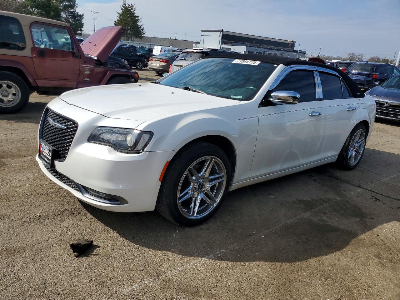 2015 Chrysler 300 S, VIN 2C3CCABG1FH882650 — Зад
