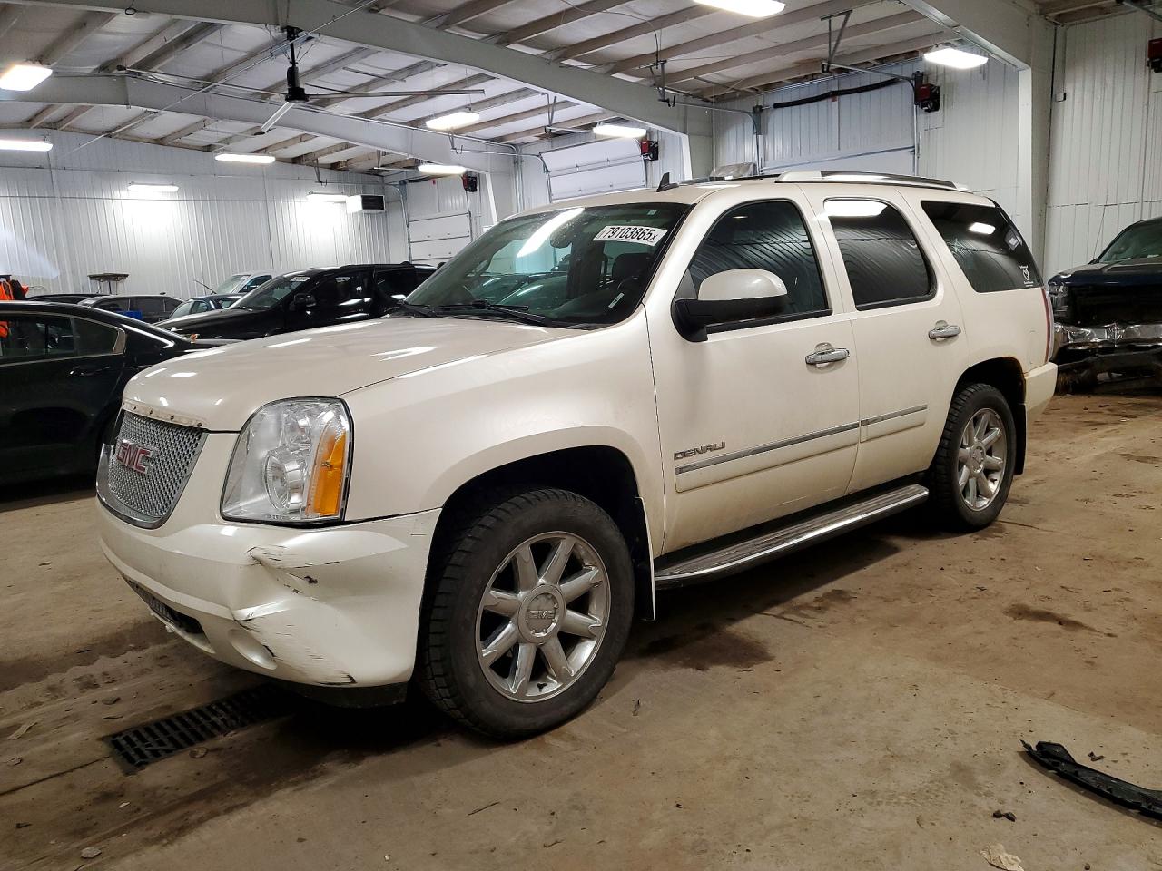 2012 GMC Yukon Denali, VIN 1GKS2EEF4CR324148 — Rear end