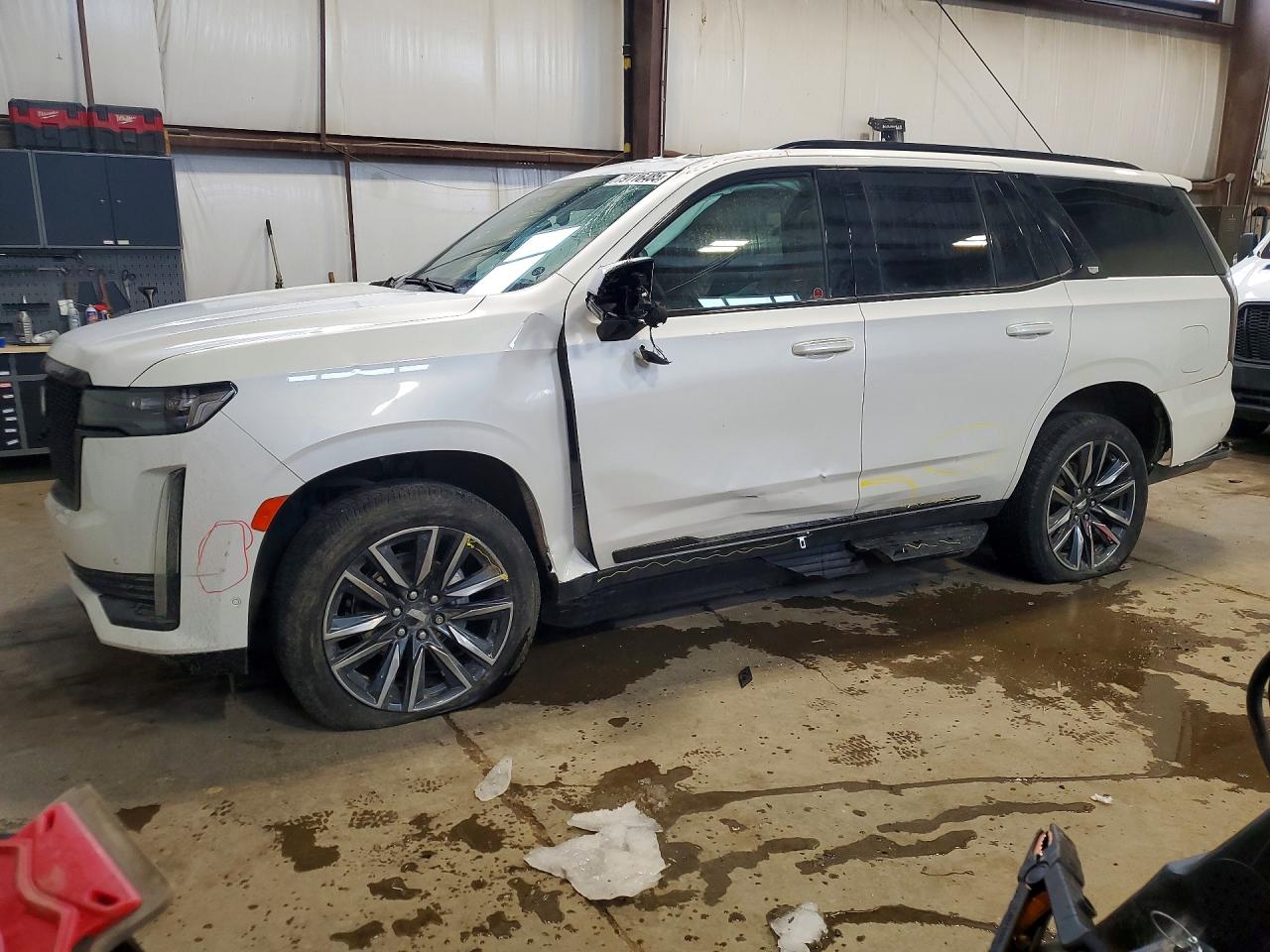 2021 Cadillac Escalade Sport, VIN 1GYS4EKLXMR405604 — Крыша