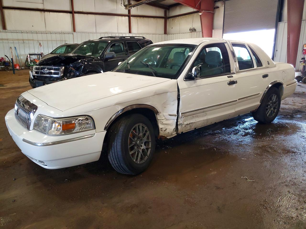 2008 Mercury Grand Marquis LS, VIN 2MEHM75VX8X609919 — Front end