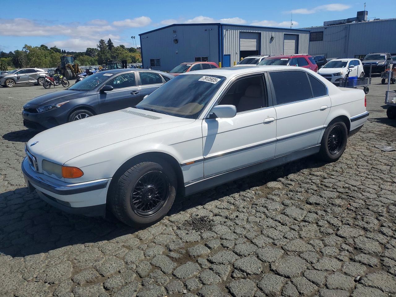 1999 BMW 7 Series 740iL, VIN WBAGH8335XDP03041 — Мелкие вмятины и царапины