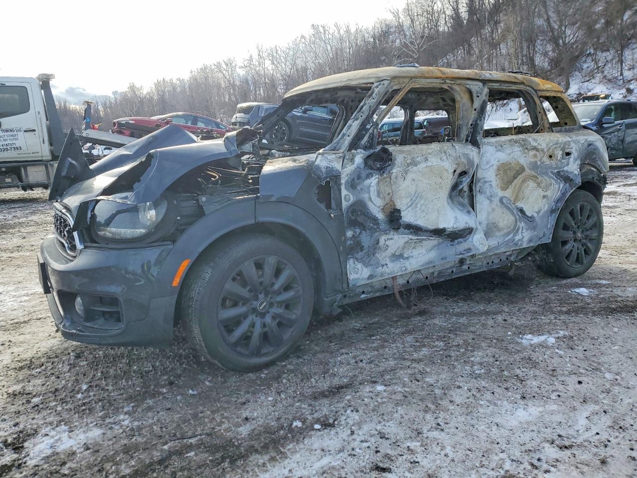 2019 MINI Countryman Cooper S, VIN WMZYT5C58K3G90339 — Пожар