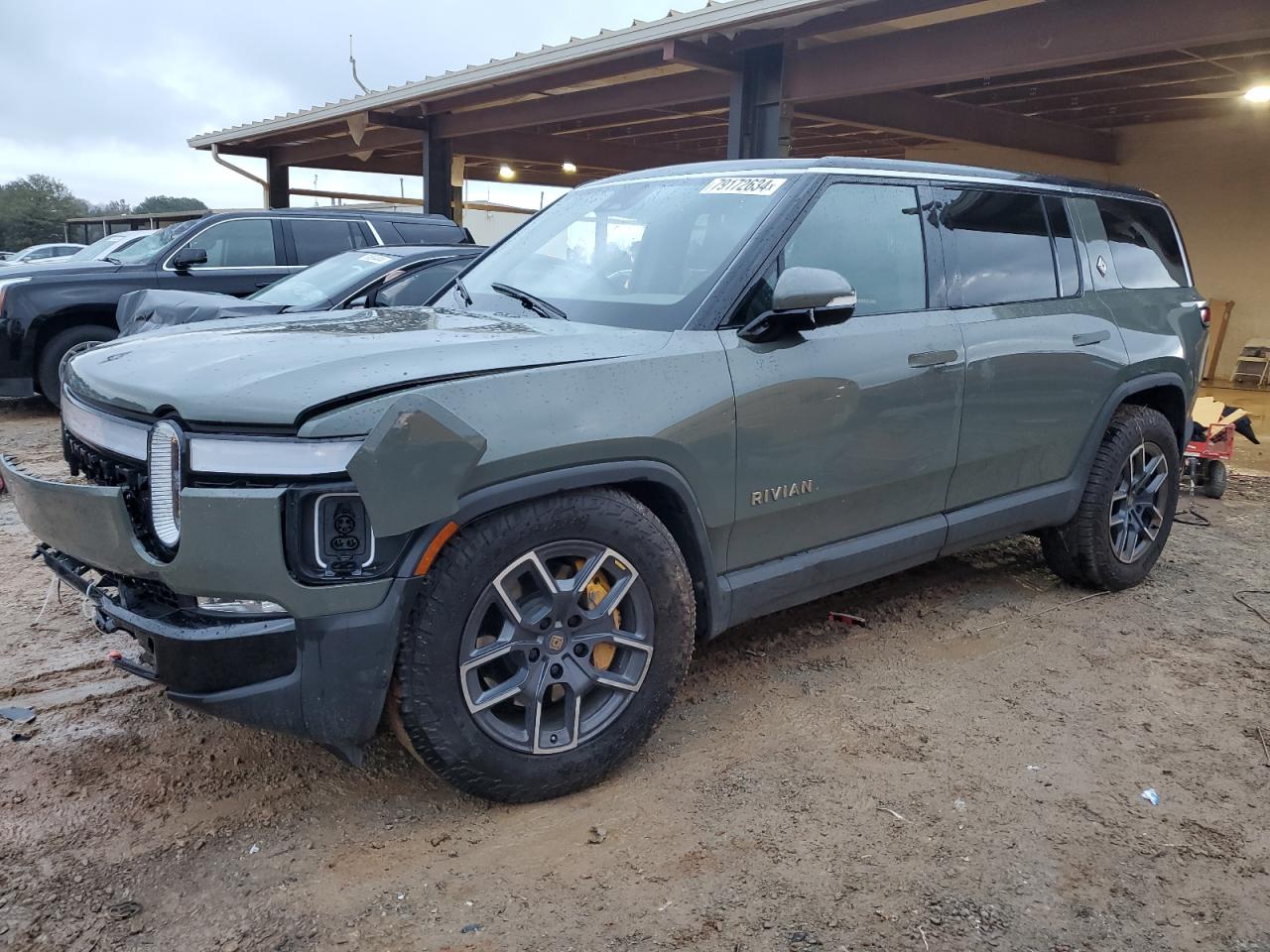 2023 Rivian R1S Launch Edition, VIN 7PDSGABL2PN007135 — Front end
