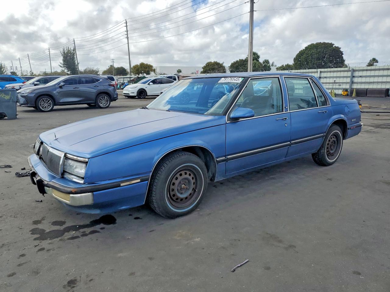1990 Buick LeSabre Custom, VIN 1G4HP54C1LH483547 — Front end