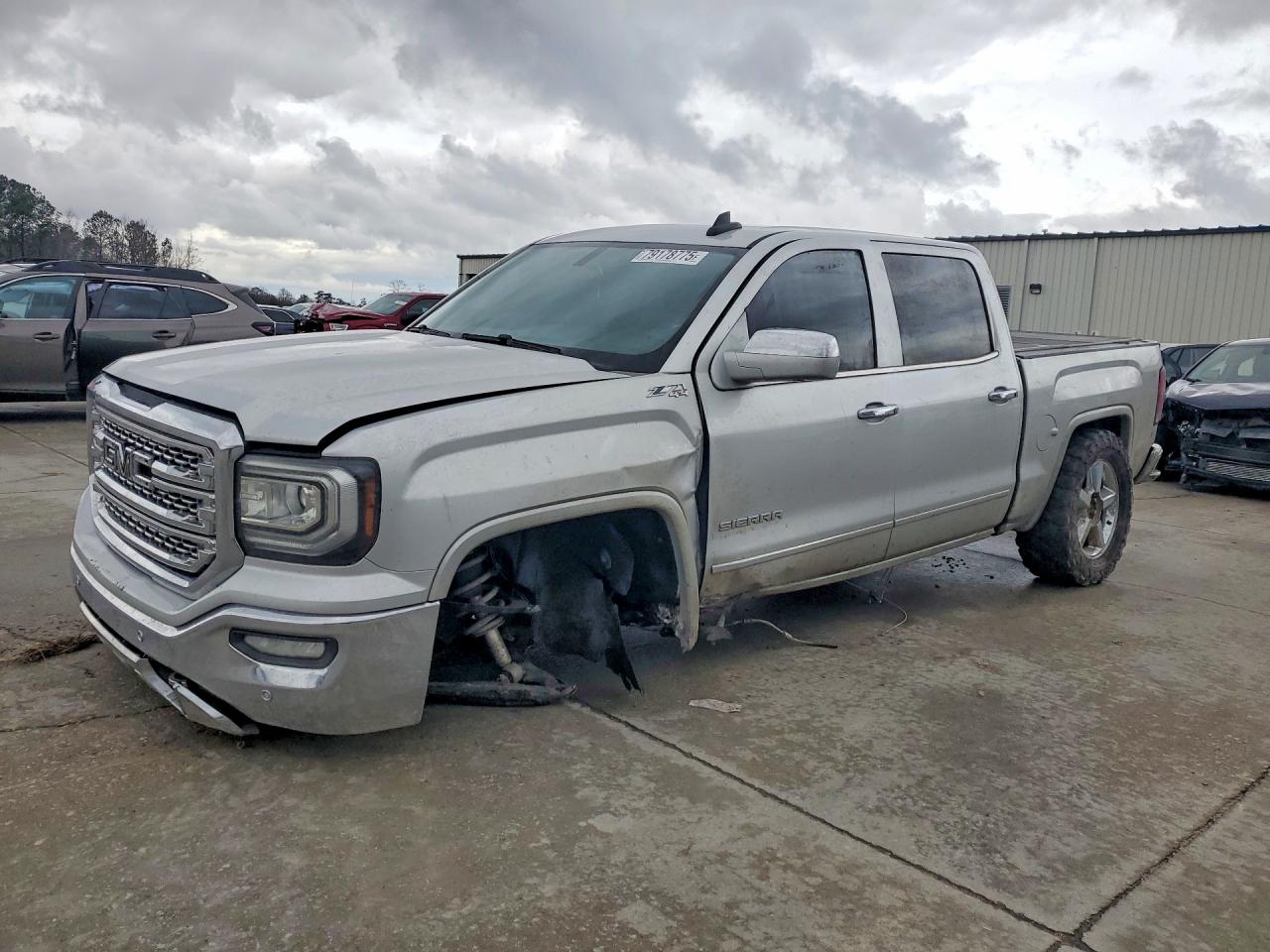 2018 GMC Sierra 1500 SLT, VIN 3GTU2NEC4JG280014 — Front end