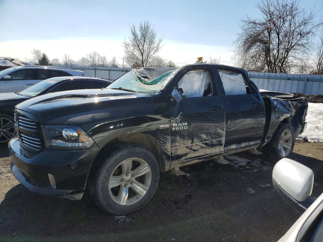 2015 Ram 1500 Sport, VIN 1C6RR7MT9FS525427 — Roof