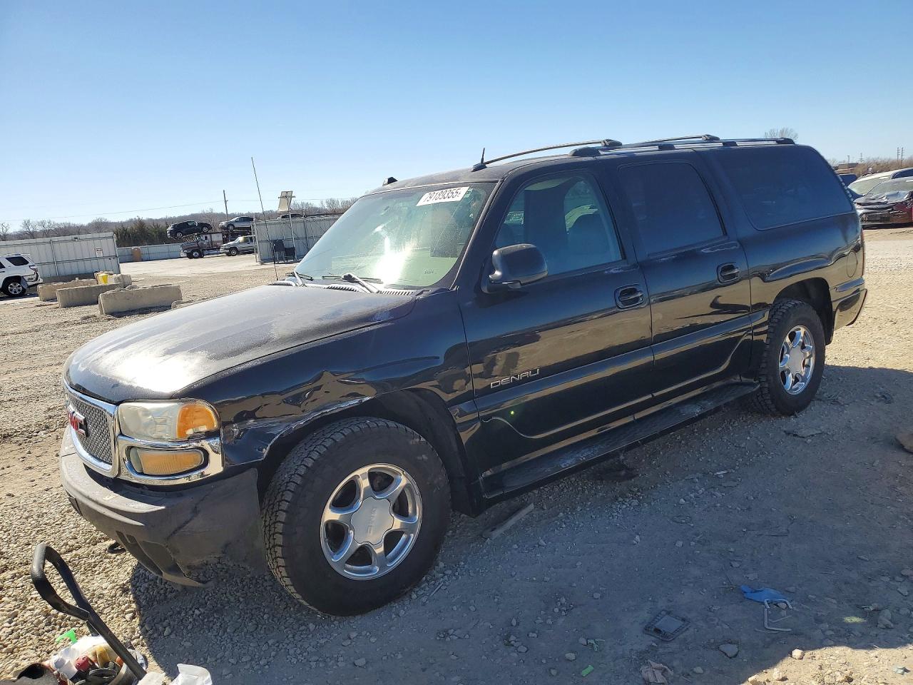 2005 GMC Yukon XL, VIN 1GKFK66U35J145539 — Front end