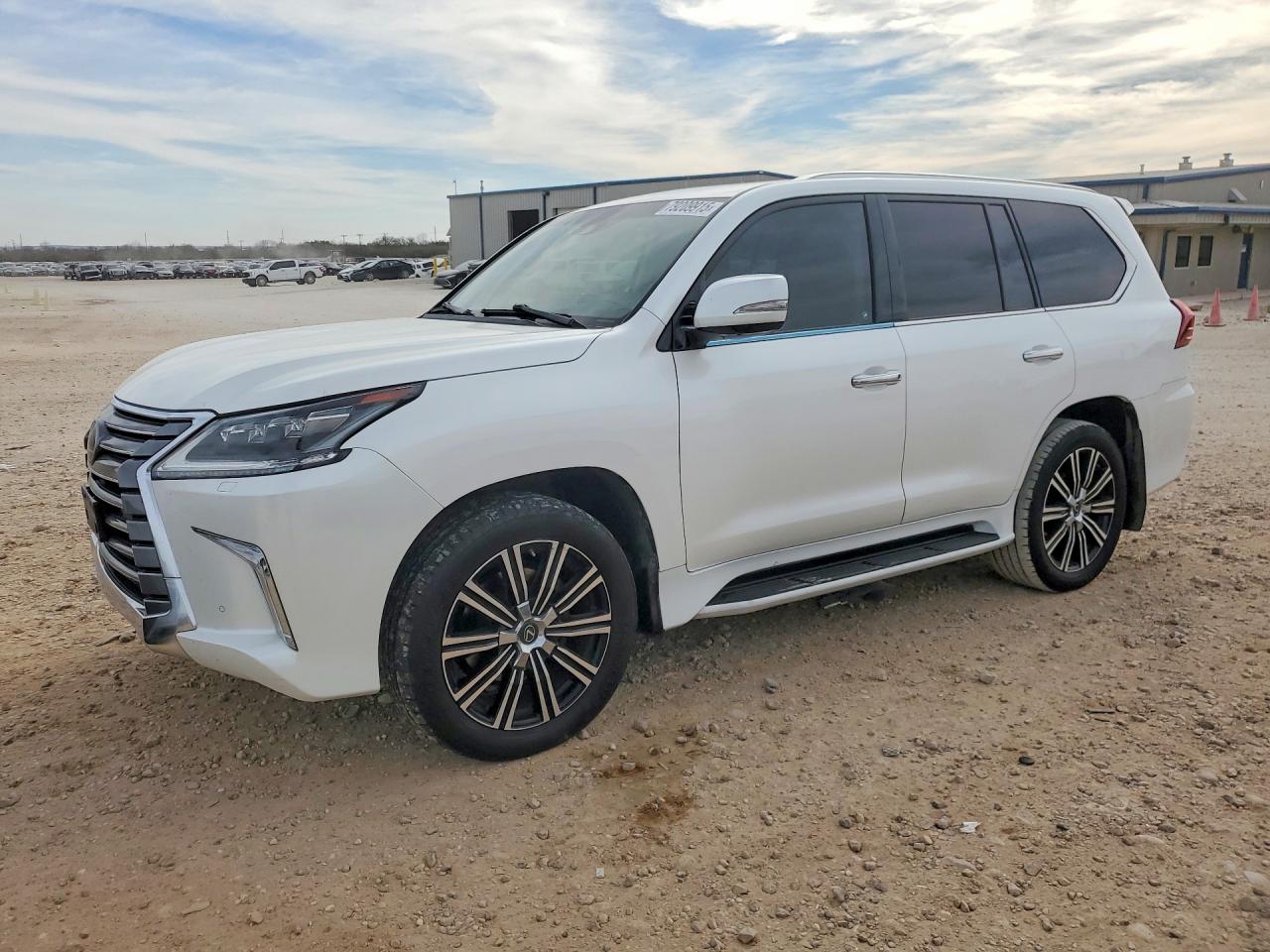 2019 Lexus LX 570, VIN JTJHY7AX2K4285258 — Мелкие вмятины и царапины